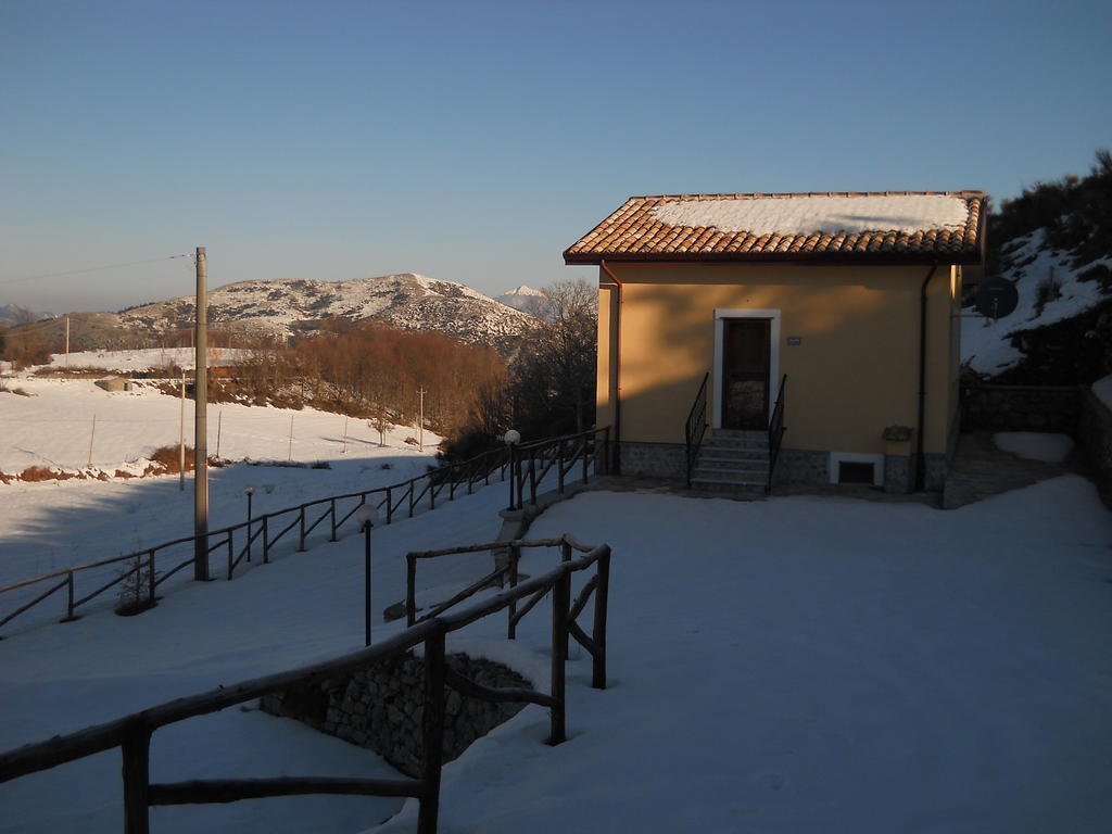 Azienda Agrituristica La Casetta Del Pollino Mormanno Exterior photo